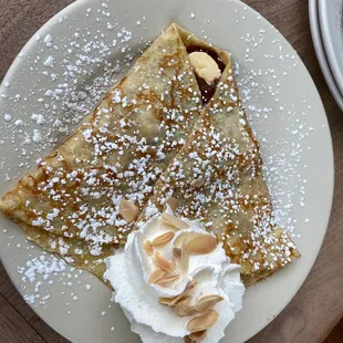 Banana Nutella almond crêpe