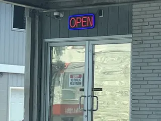 Mo-Joe's Sports Bar & Grill