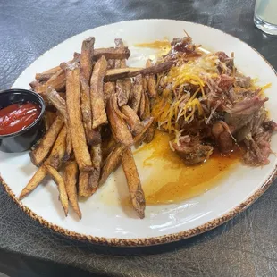 Pulled pork, no bread with fries.