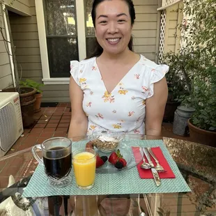 Breakfast Day 1: Oatmeal bake, chicken apple sausage, berries