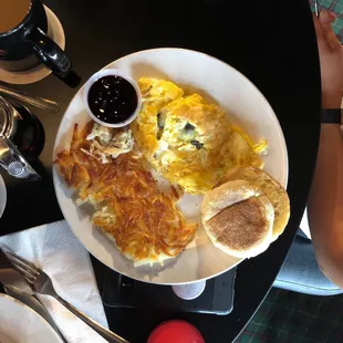 Mushroom and Swiss omelette