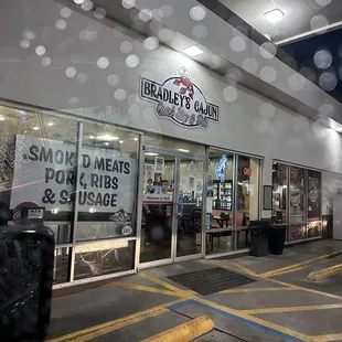 Outside pic of restaurant/deli/gas station store