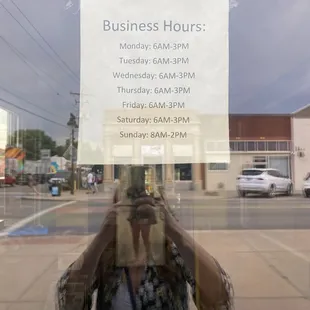 UPDATE YOUR HOURS AND DO NOT GET MAD WHEN SOMEONE GIVES 1