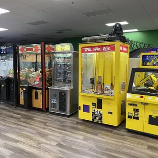 Crane machines available for play