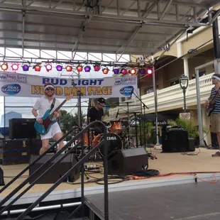 Uncle Larry starting!