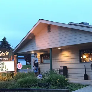 Front of restaurant as seen from road
