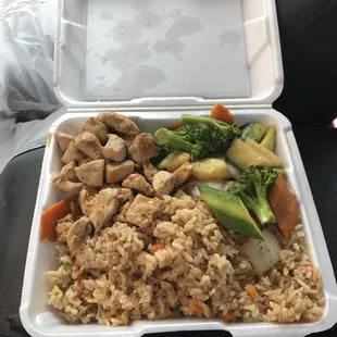 Chicken hibachi with season vegetables and fried rice