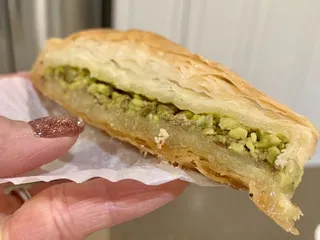 Assal Pastry