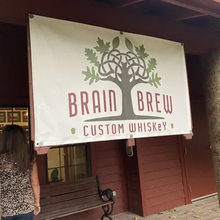 The leaves in Brain Brew&apos;s logo represent the different woods that flavor bourbon.