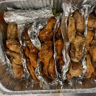 I got the Sampler, six flavors, celery &amp; carrots, ranch dressing...fresh, hot and delicious!