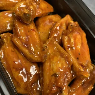 a tray of chicken wings
