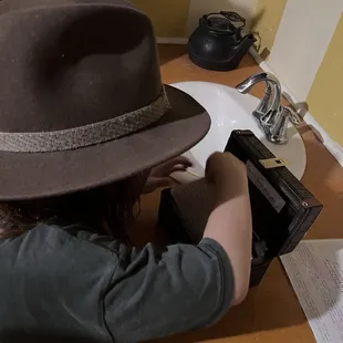 The detective has discovered an important clue.