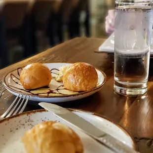 Delish rolls with a hint of seasoning.