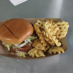 Garlic burger with bacon. The sauce was