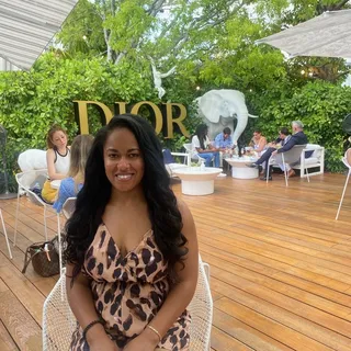Dina W.
