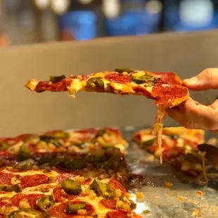 Thin crust "well done", sweet sauce, pepperoni, onions, jalapeño