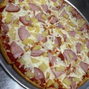 Hawaiian Pizza on thin crust