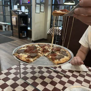 Brama's Special on thin crust