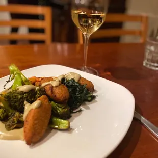 Spicy broccoli with lentil croquettes