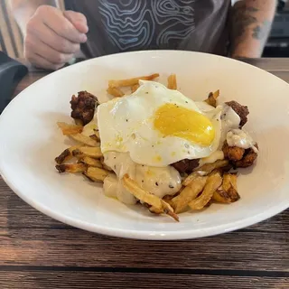 *Breakfast Poutine