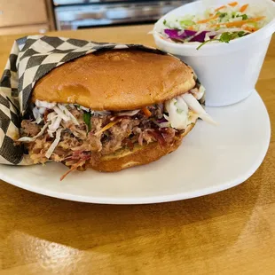 Pulled pork sandwich