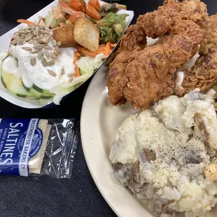 Thursday lunch buffet with salad