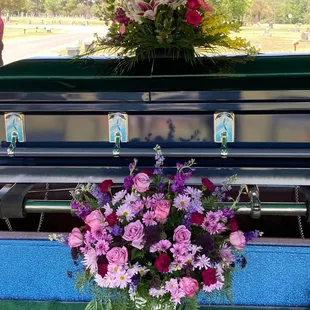 The top was what was received for OVER $200 nothing like picture AT ALL.  the bottom was from another florist and was $100.