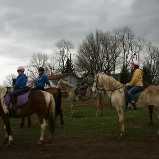 Group Trail Riding - (Brannon Stables - Lexington Horse Riding Lessons, Lexington Horse Boarding)