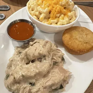 Smothered Chicken with Mac and Cheese and Cornbread (4/5)