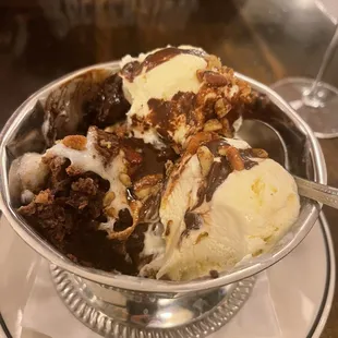 Brownie, marshmallow and ice cream