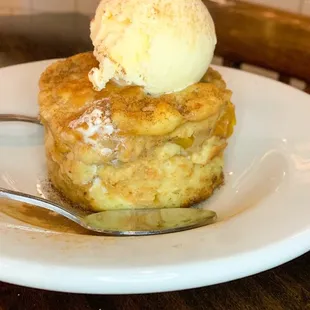 peach cobbler bread pudding