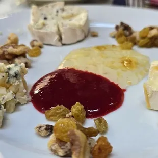 3 cheese plate