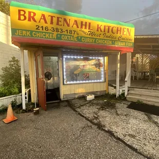 the outside of the restaurant