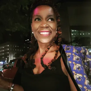 Mo L.