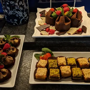 Beggars purses and petit fours
