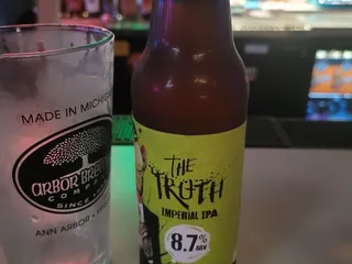 Buster Brown's Lounge