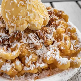 Praline Dream - Pralines, caramel, vanilla ice cream, and a sprinkle of coconut...Yum!