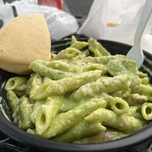 Pesto penne w chicken