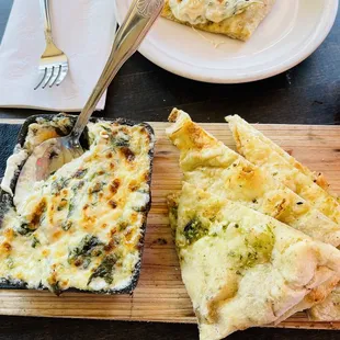 Spinach artichoke dip with flat bread