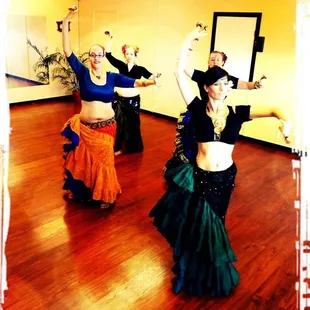 Gorgeous posture from advanced students!