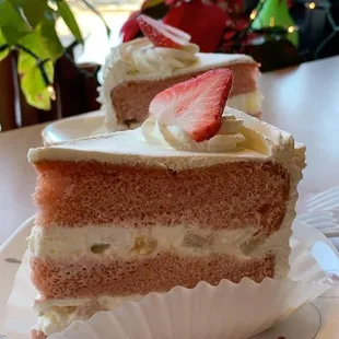 Strawberry fruit cake