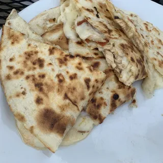 Rojo Quesadilla
