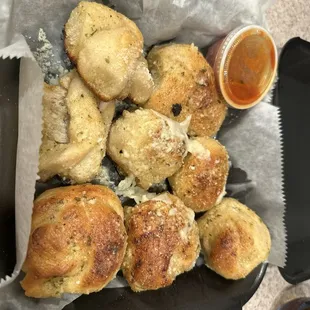 Garlic knots