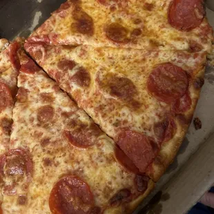 Nope. Cardboard crust. No extra cheese/pepps