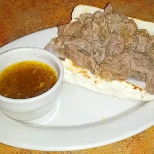 ITALIAN BEEF SANDWICH AU JUS