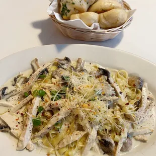 Fettuccine with sliced chicken and mushrooms! Yum