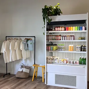 Merchandise and grab and go products