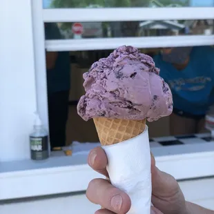 Black raspberry truffle