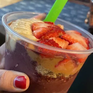 Gorilla bowl: Açaí, granola, peanut butter, strawberries and bananas.