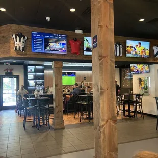 Early dinner crowd on a Saturday.